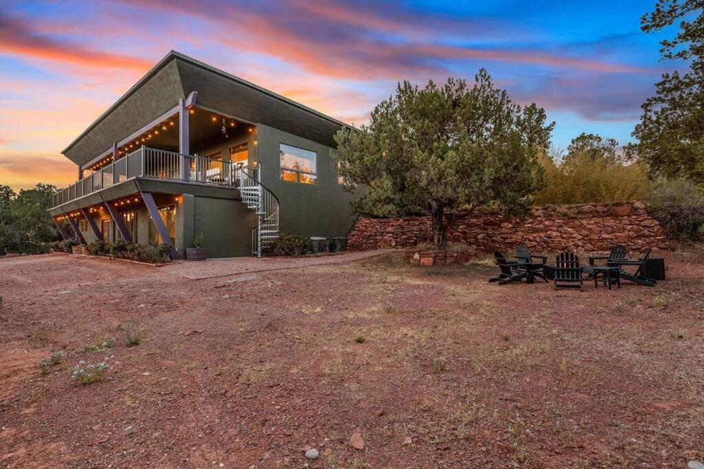 Close To Fresh Creek! Sleeps 12 ~ Amazing Views W/Serene Open Space ~ Hot Tub + Game Room ~ Trails Outside Sedona Ngoại thất bức ảnh