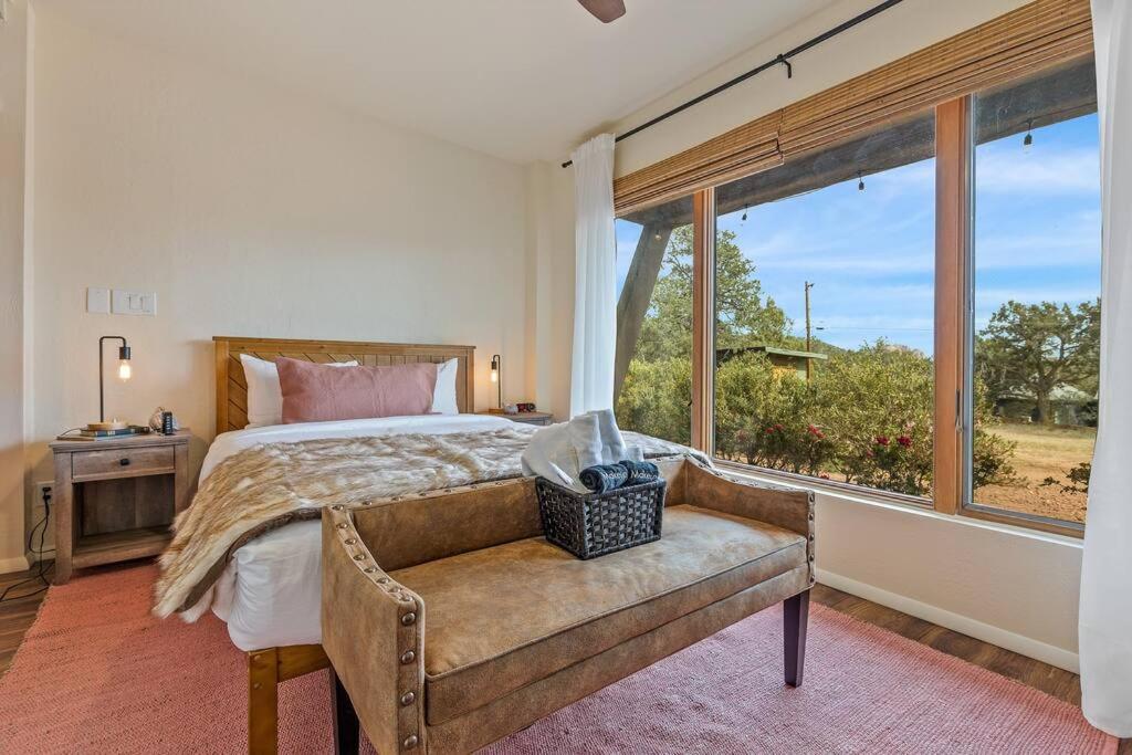 Close To Fresh Creek! Sleeps 12 ~ Amazing Views W/Serene Open Space ~ Hot Tub + Game Room ~ Trails Outside Sedona Ngoại thất bức ảnh