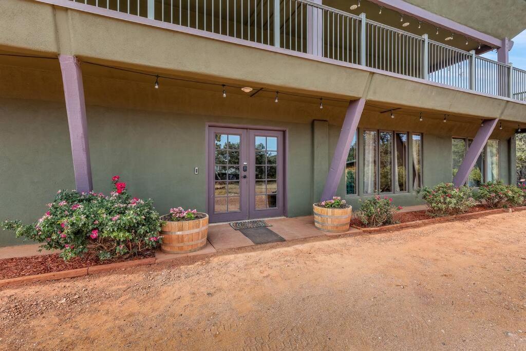 Close To Fresh Creek! Sleeps 12 ~ Amazing Views W/Serene Open Space ~ Hot Tub + Game Room ~ Trails Outside Sedona Ngoại thất bức ảnh