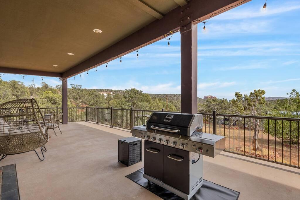 Close To Fresh Creek! Sleeps 12 ~ Amazing Views W/Serene Open Space ~ Hot Tub + Game Room ~ Trails Outside Sedona Ngoại thất bức ảnh