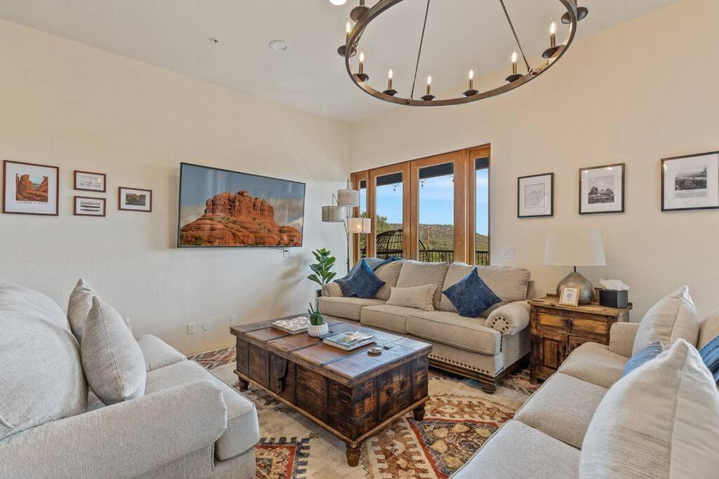 Close To Fresh Creek! Sleeps 12 ~ Amazing Views W/Serene Open Space ~ Hot Tub + Game Room ~ Trails Outside Sedona Ngoại thất bức ảnh