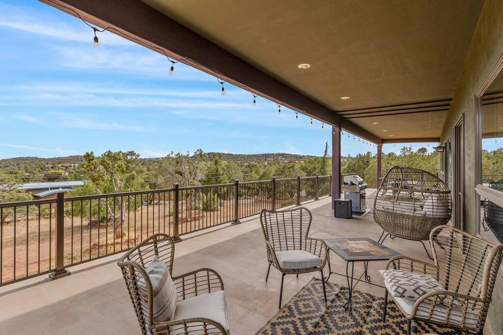 Close To Fresh Creek! Sleeps 12 ~ Amazing Views W/Serene Open Space ~ Hot Tub + Game Room ~ Trails Outside Sedona Ngoại thất bức ảnh