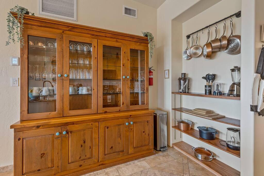 Close To Fresh Creek! Sleeps 12 ~ Amazing Views W/Serene Open Space ~ Hot Tub + Game Room ~ Trails Outside Sedona Ngoại thất bức ảnh